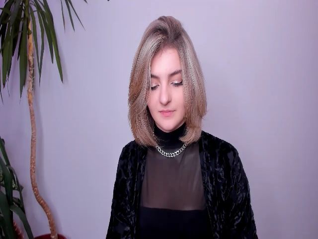 Live sex webcam photo for HelelGretta #271127023