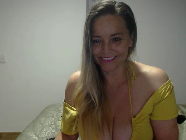 Live sex webcam photo for SWEETXBLONDE #271139718