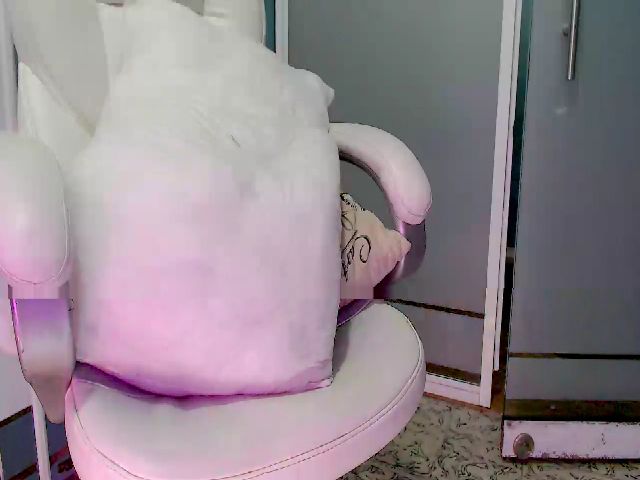 Live sex webcam photo for Liz_scarlett_ #271138666