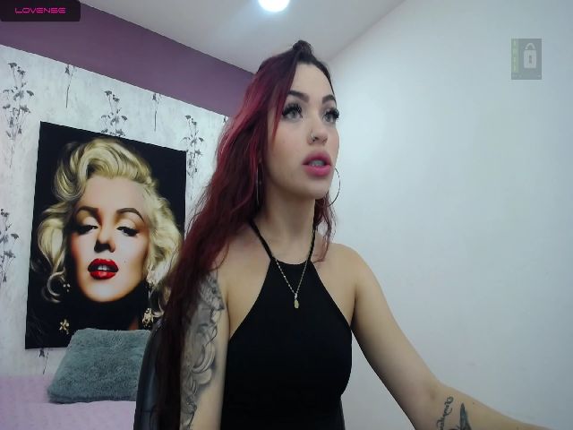 Live sex webcam photo for Alenaa_1 #271133125