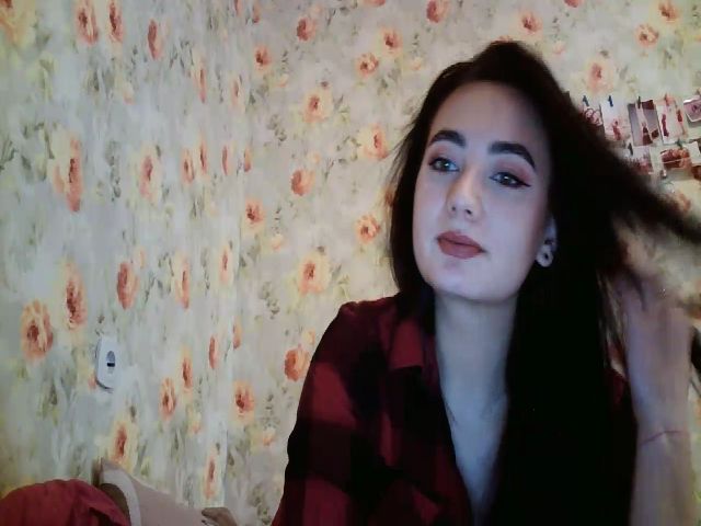 Live sex webcam photo for lolly_hollyy #271131450