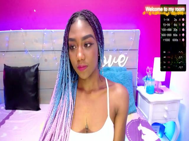Live sex webcam photo for EmmySweett #271126984
