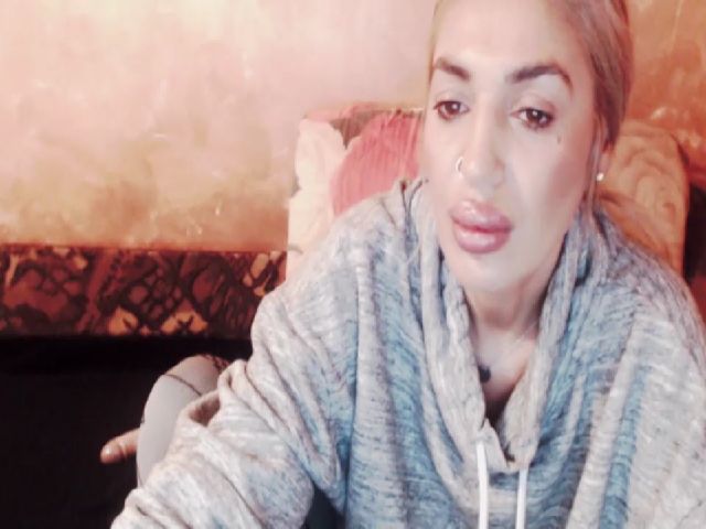 Live sex webcam photo for Goodspleasure #271137695