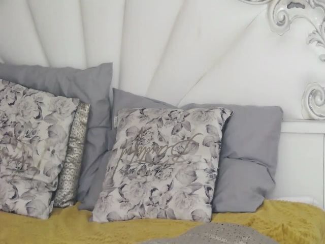 Live sex webcam photo for SoffyyHot #271139358