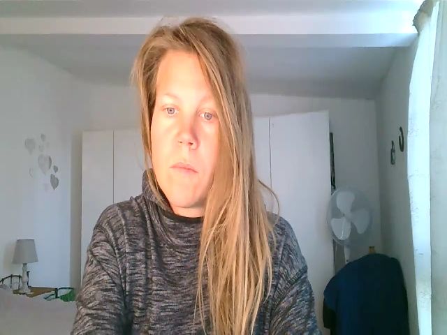 Live sex webcam photo for CallMeMaria #271130309