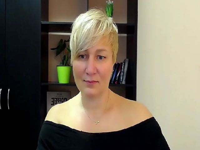 Live sex webcam photo for KailyMey #271133466