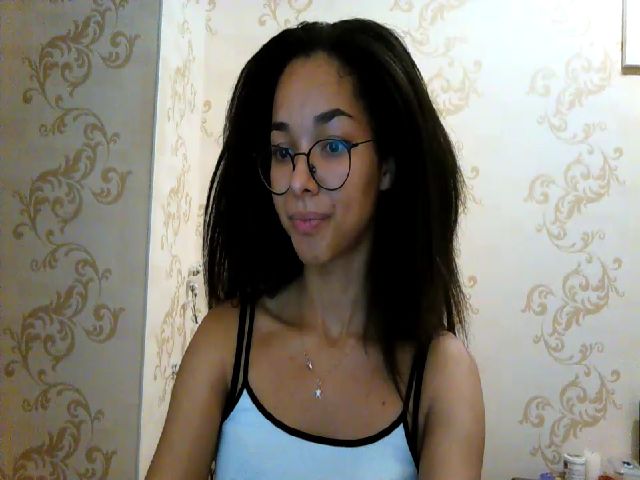 Live sex webcam photo for Carmel_Dee #271134362