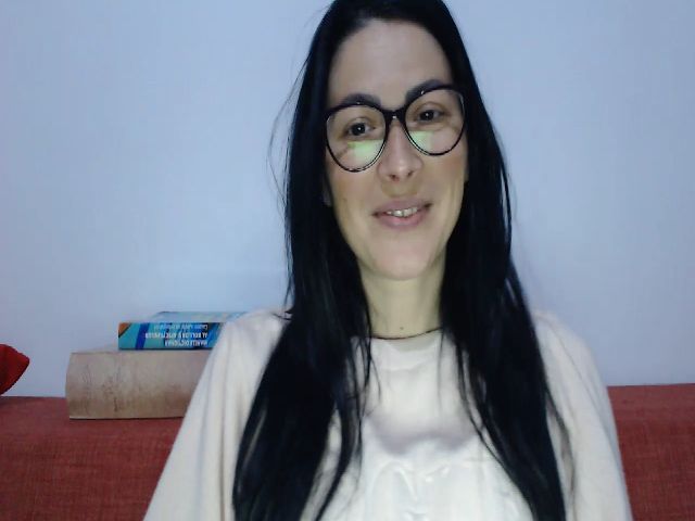 Live sex webcam photo for brunette_glam #271135428