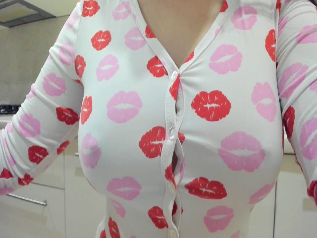 Live sex webcam photo for EllisMfc #271135642