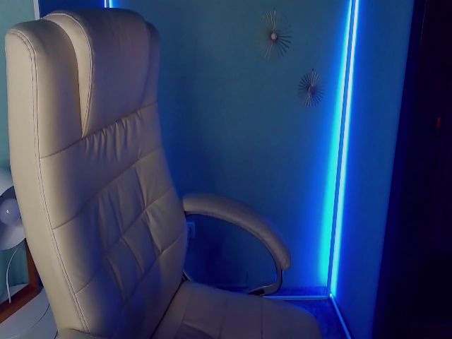 Live sex webcam photo for ReginaVin #271130414