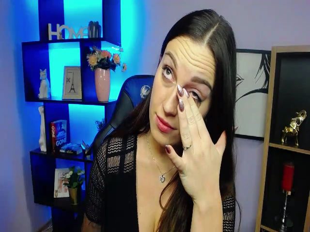 Live sex webcam photo for MintAManda #271130100