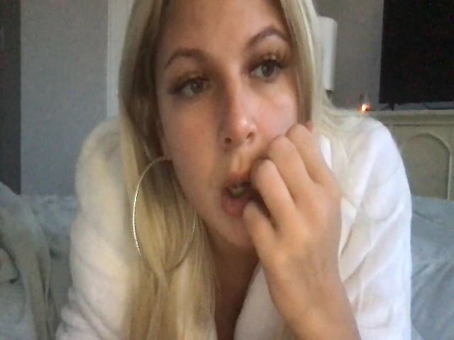 Live sex webcam photo for Bharbiedoll #271137440