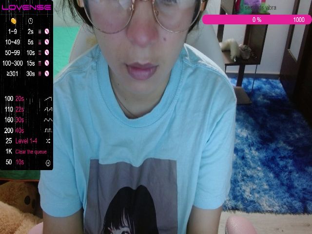 Live sex webcam photo for Wanda_3 #271133407