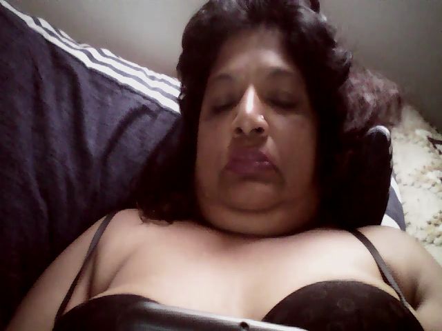 Live sex webcam photo for Indianbarbie3 #271130476