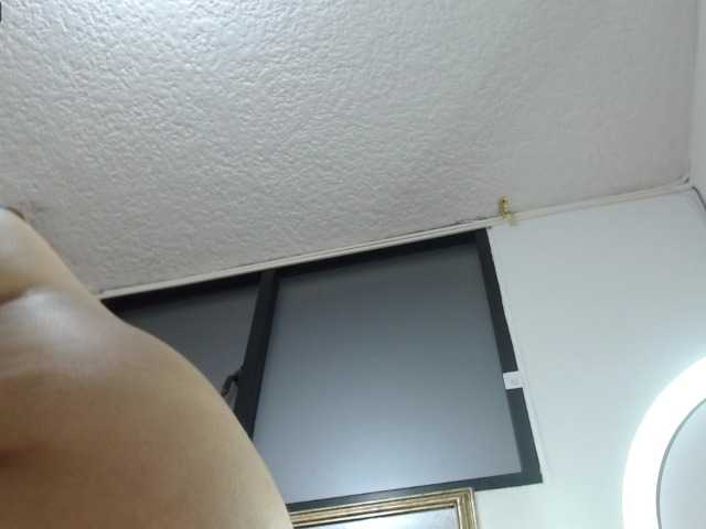 Live sex webcam photo for xfrozen69x #271129157