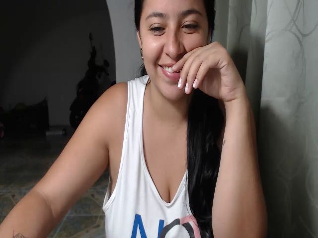 Live sex webcam photo for Nikolpd #271127639