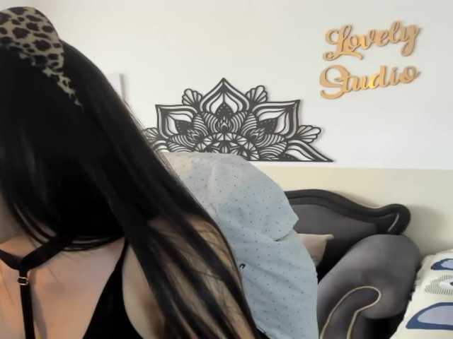 Live sex webcam photo for candy-briana1 #271136437