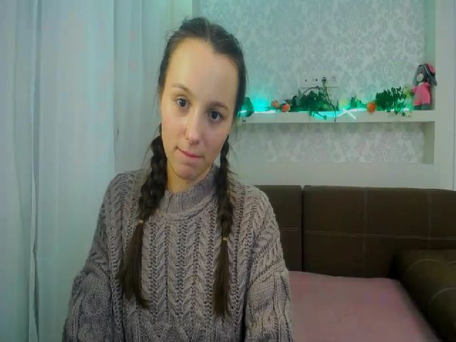 Live sex webcam photo for FloraRood #271133931