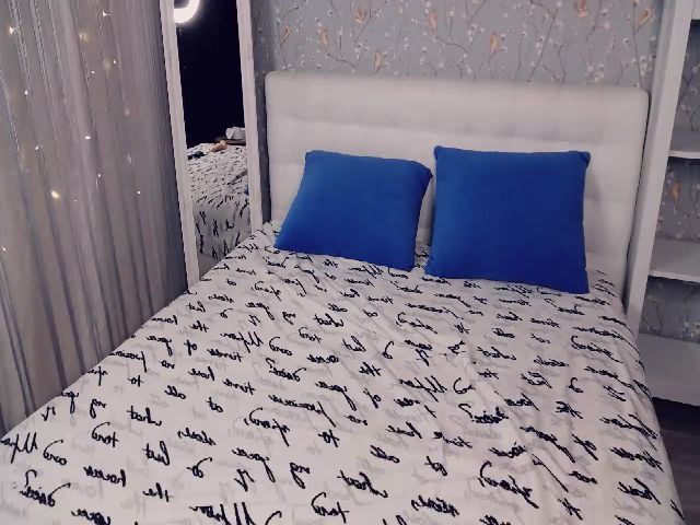 Live sex webcam photo for TiffaniMe #271127442