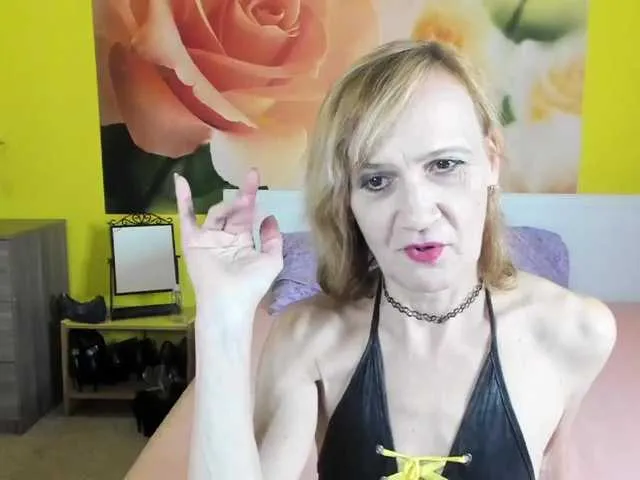 Live sex webcam photo for SqurtyLally69 #271132067