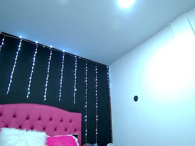 Live sex webcam photo for ariana-t #271136532