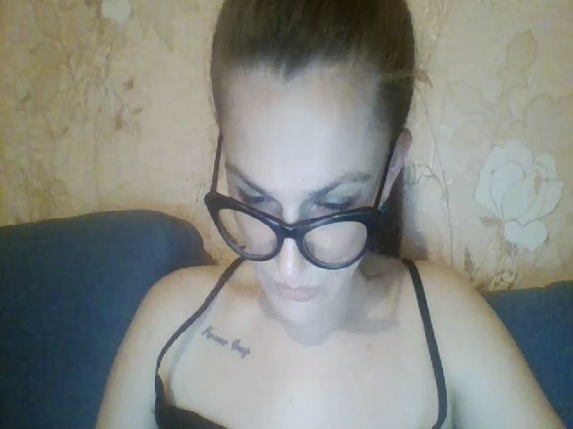 Live sex webcam photo for evil_witch1 #271135229