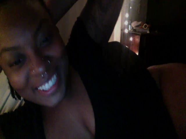 Live sex webcam photo for LunaNoire #271128302