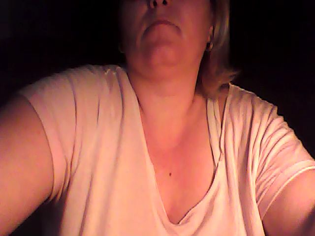 Live sex webcam photo for Rannia235 #271137923