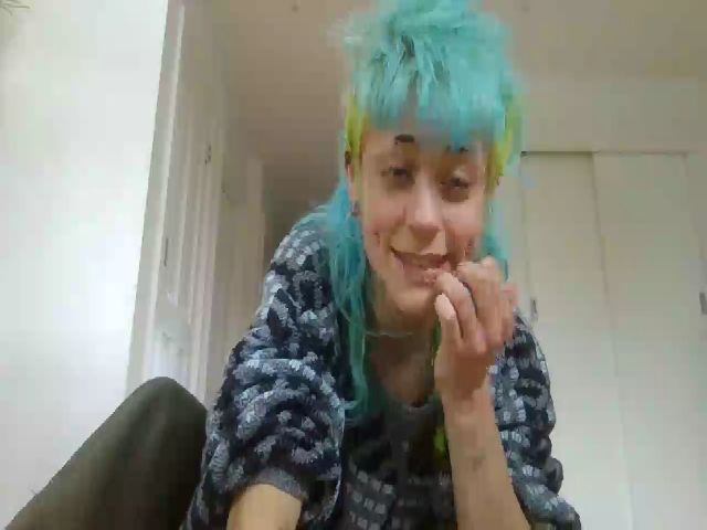 Live sex webcam photo for Punky_heidi #271132864