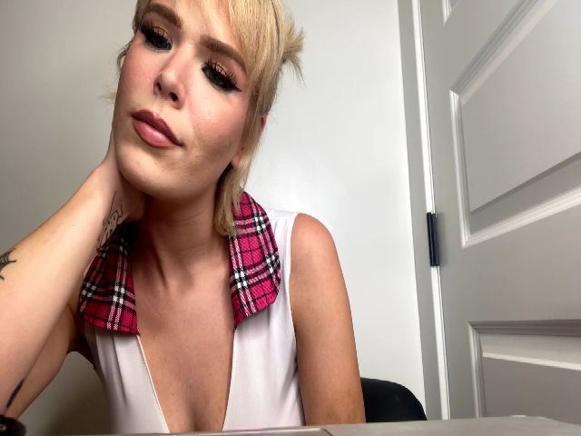 Live sex webcam photo for alliasonb #271127902