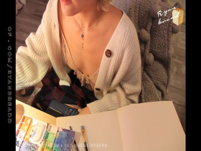 Live sex webcam photo for Kerropi #271140006