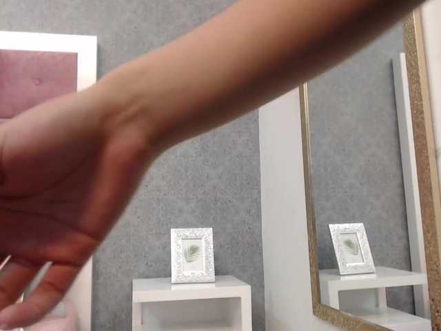 Live sex webcam photo for KHLOE-DM #271153649