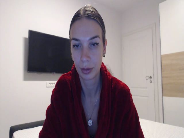 Live sex webcam photo for RosesLovee #271151681