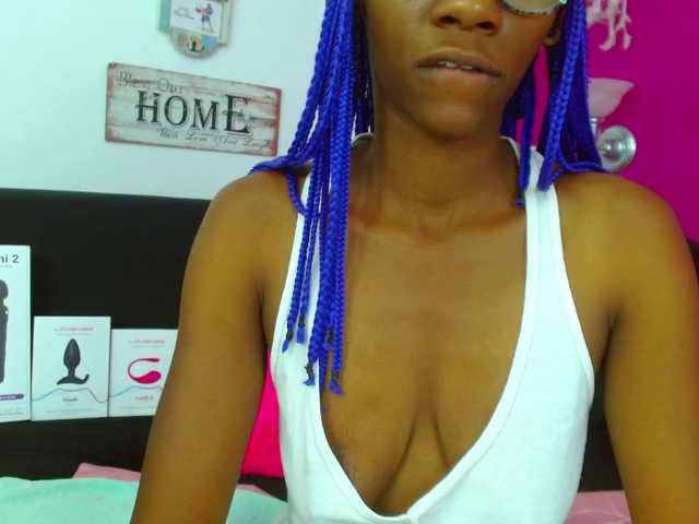 Live sex webcam photo for -UMAWILLIAMS #271149273