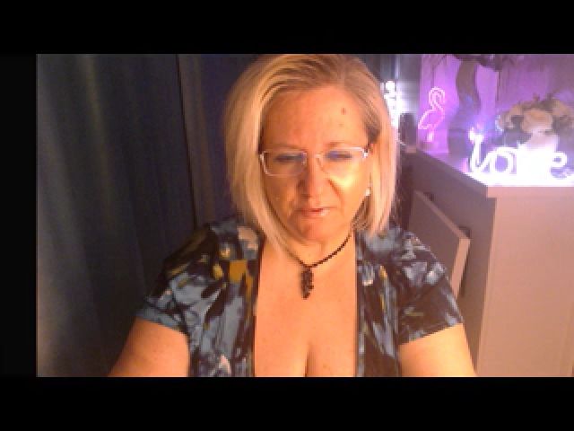 Live sex webcam photo for Cryna_Miss #271153717