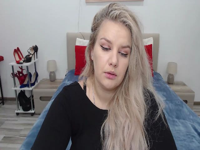 Live sex webcam photo for AnnaShapes #271147176