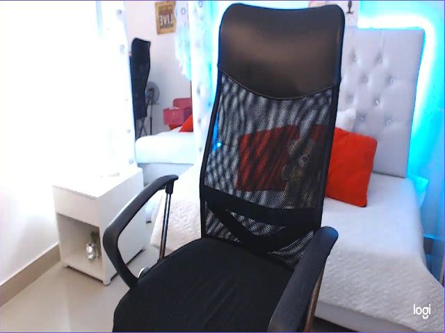 Live sex webcam photo for Antonella_lpz #271155051