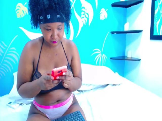 Live sex webcam photo for Kendhall_Bell #271157184