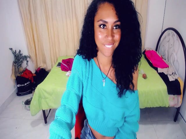 Live sex webcam photo for Vailot_cute #271157163