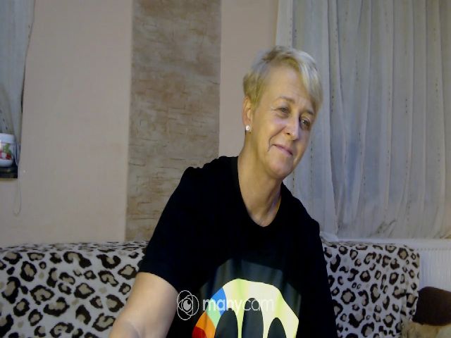 Live sex webcam photo for PinkLillyRose #271154289