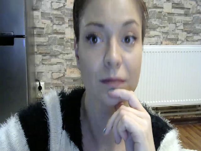 Live sex webcam photo for Velicious7 #271143139