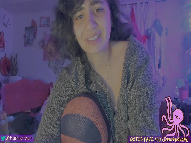 Live sex webcam photo for hairysafaeri #271156985