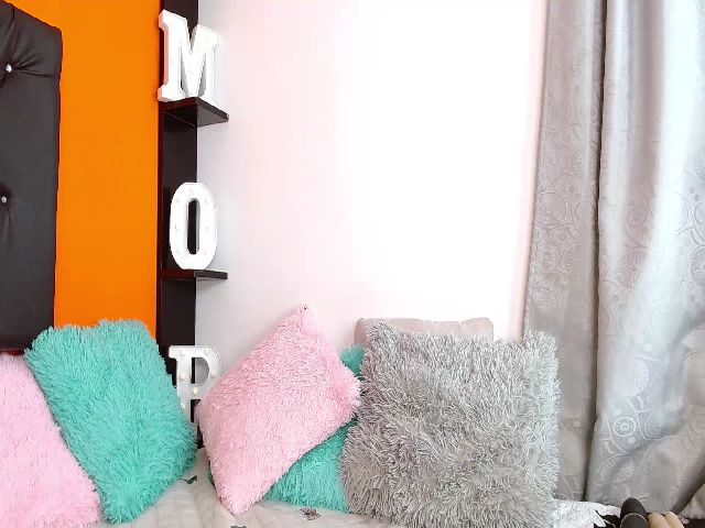 Live sex webcam photo for Jessica_jmz23 #271156554