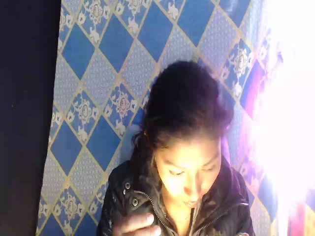 Live sex webcam photo for CHILENITAHOT #271150880