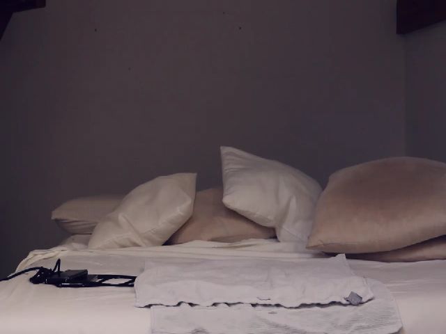 Live sex webcam photo for Miiiawallace #271147338