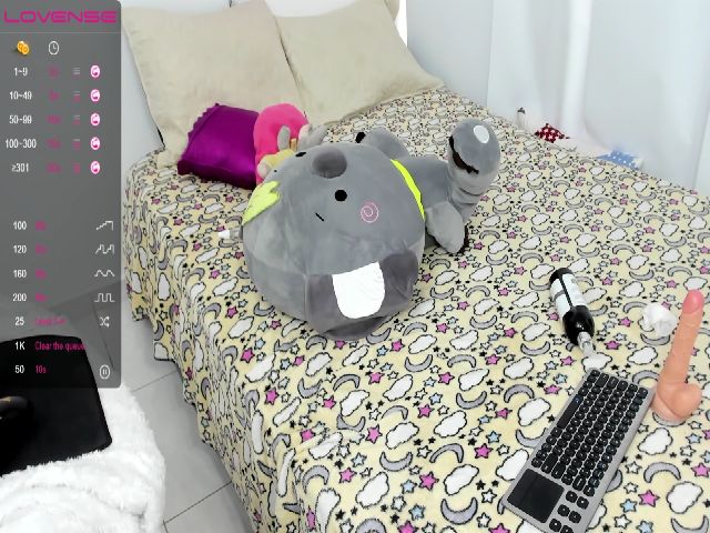 Live sex webcam photo for Alessandra_66 #271156119