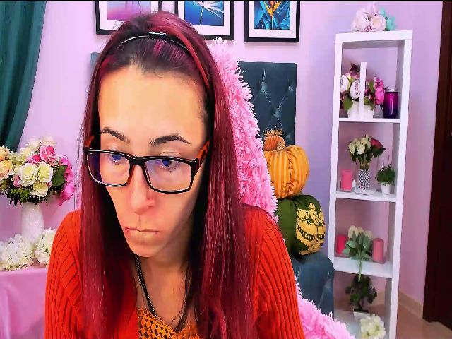 Live sex webcam photo for amyjune01 #271155119