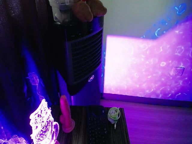 Live sex webcam photo for BiancaMiller #271148178