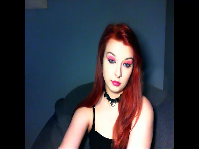 Live sex webcam photo for VirginLuna18 #271150517