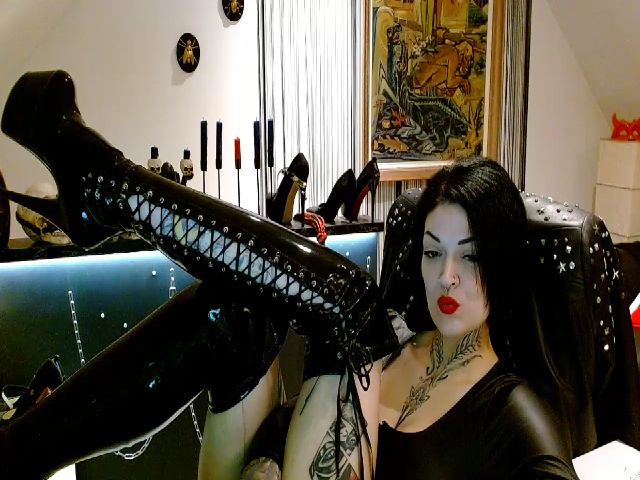 Live sex webcam photo for DaemonInk #271155429